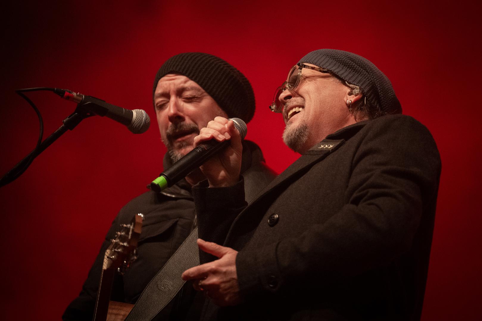 Okupljeni su mogli uživati u najvećim hitovima splitskog glazbenika, kao što su "Mirakul", "Libar" i "Ovo mi je škola".