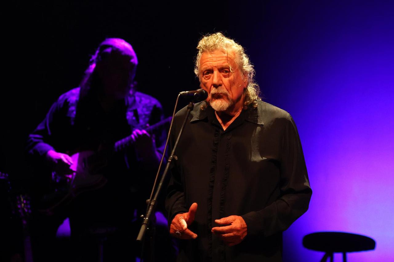 Šibenik: Na tv?avi sv. Mihovila koncert je održao Robert Plant sa Saving Grace i Suzi Dian