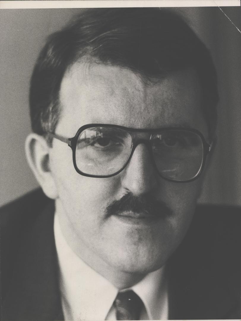 Branko Tuđen - "Zlatno pero" za svoj rad dobio je za razdoblje 1985./1986.. Poslije je bio i glavni urednik Večernjeg lista od 1992. do 2001.