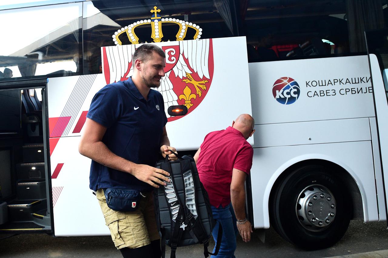 Beograd: Seniorska košarkaška reprezentacija Srbije otputovala je u Rigu na Europsko prvenstvo