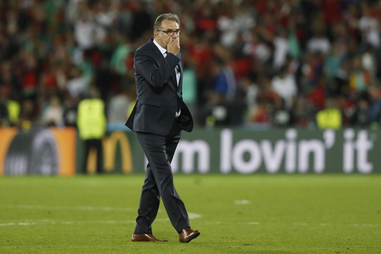 Football Soccer - Croatia v Portugal - EURO 2016 - Round of 16 - Stade Bollaert-Delelis, Lens, France - 25/6/16 Croatia head coach Ante Cacic reacts after the game REUTERS/Carl Recine Livepic