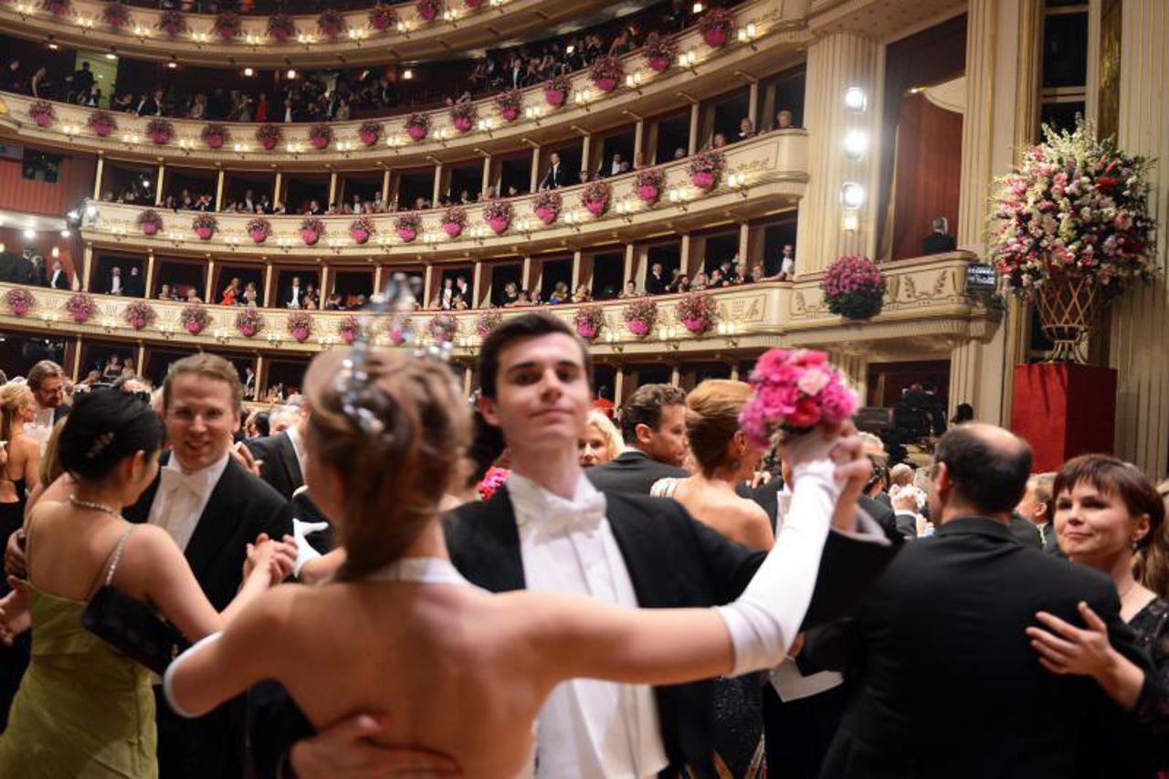 bečki vlacer, valcer (1)