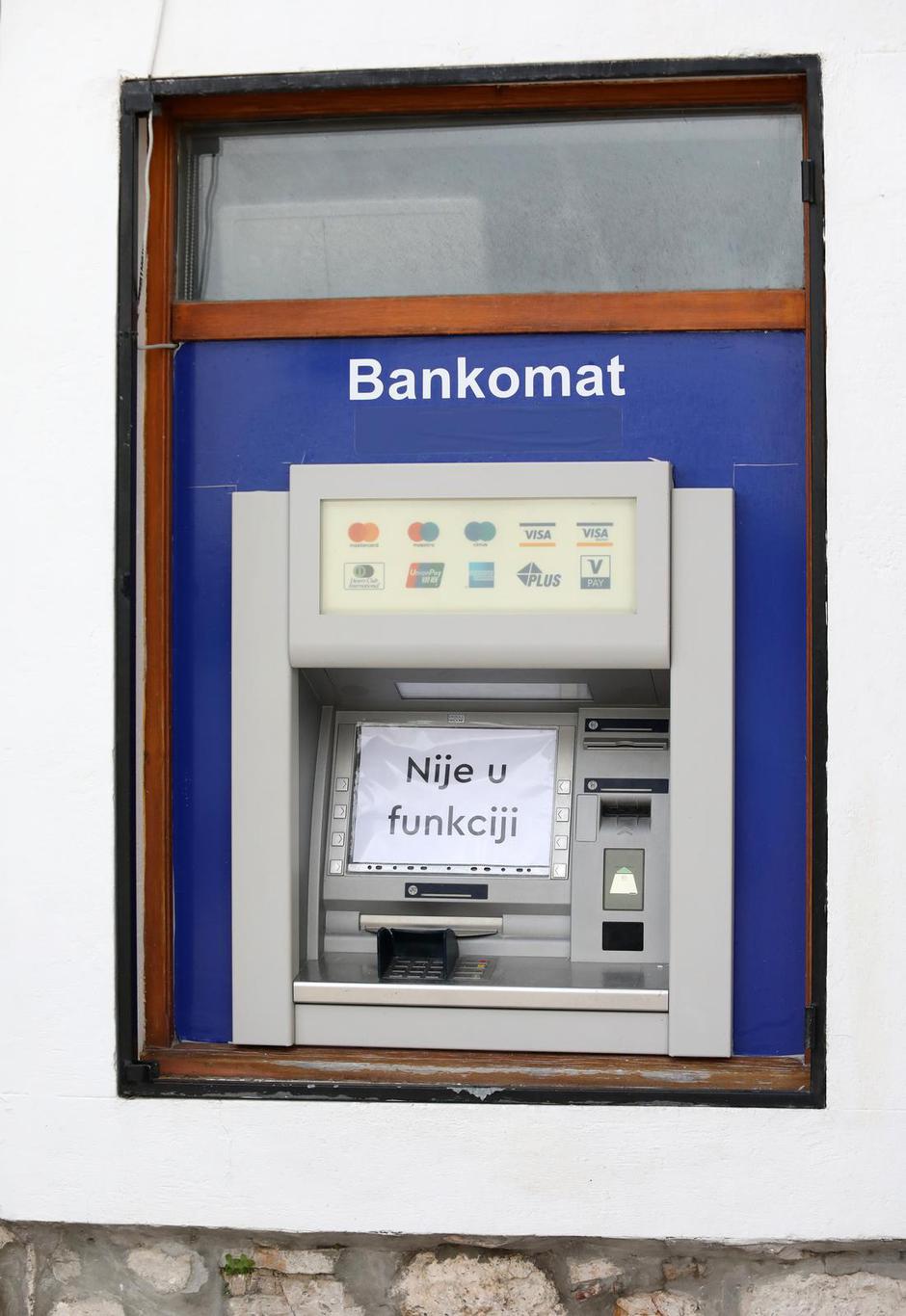 Veliki broj bankomata u Šibeniku izvan funkcije zbog promjene valute | Autor : Dusko Jaramaz/PIXSELL