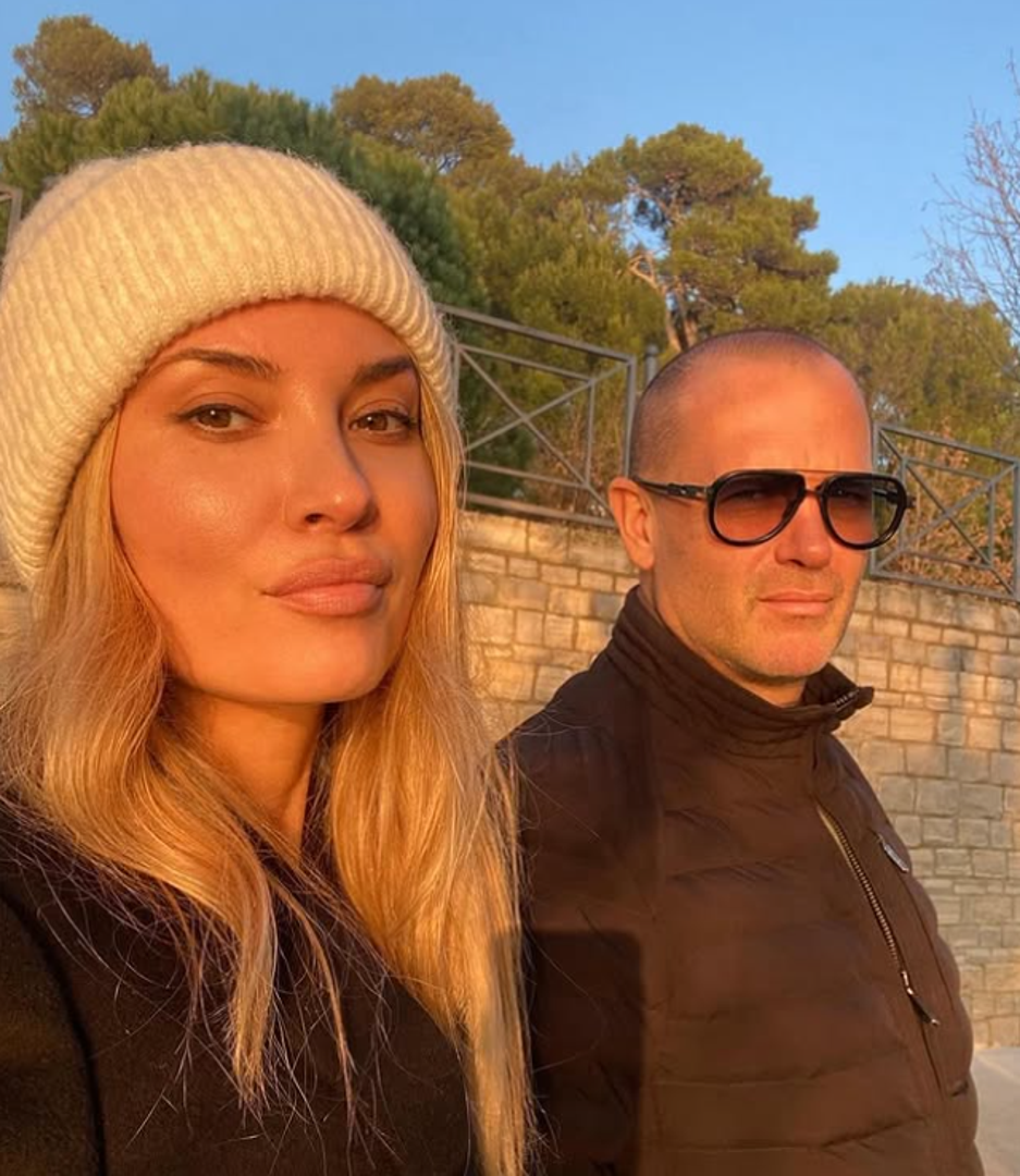 Tijekom 2000-tih bila je zvijezda medijskog prostora, no iznenadno se povukla s televizije i iz javnosti. Posljednjih godina uživa u sretnoj vezi s Franom Barbierijem, 14 godina starijim poduzetnikom. 