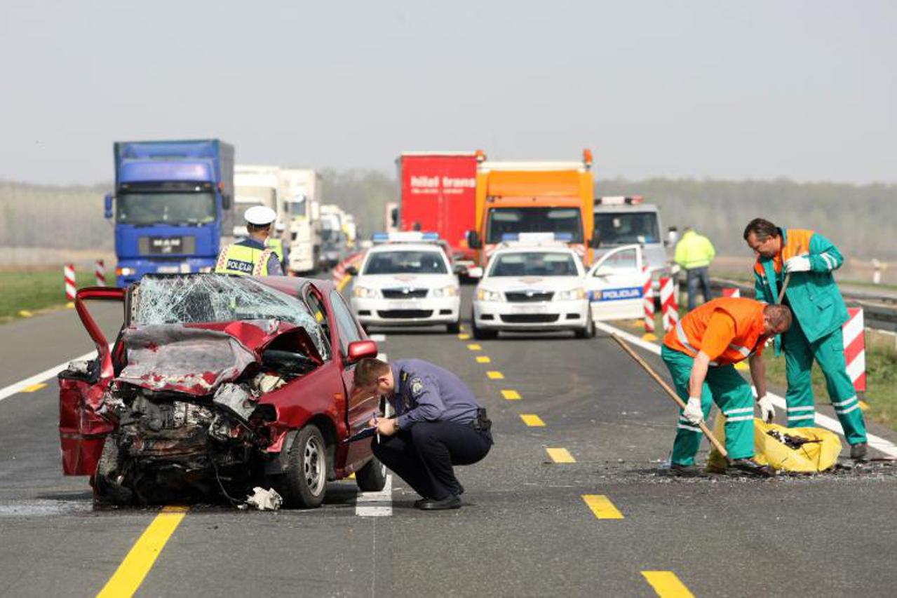 prometna nesreća,policija,autocesta a3 (1)