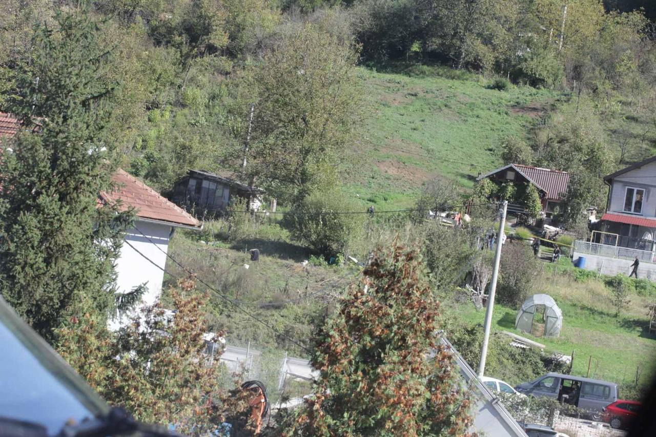 U Tuzli pronađeno tijelo žene (31), potraga za majkom ubijene