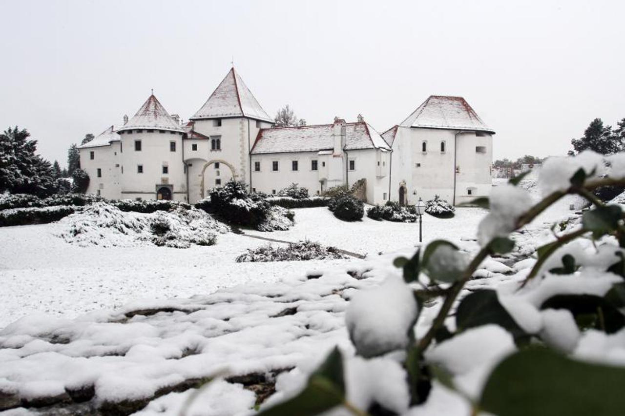 Snijeg zabijelio Varaždin (1)