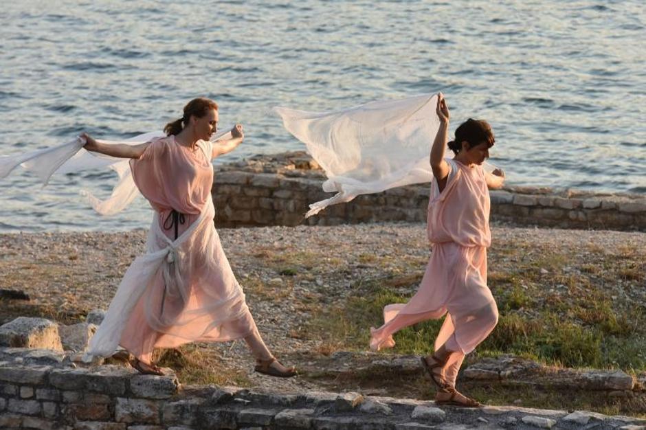 Anticka tragedija Crispo u izvedbi Istra Inspirita pod redateljskom palicom Petre B. Blaskovic na Vizuli prikazala je pricu o ljubavi, mrznji i osveti.