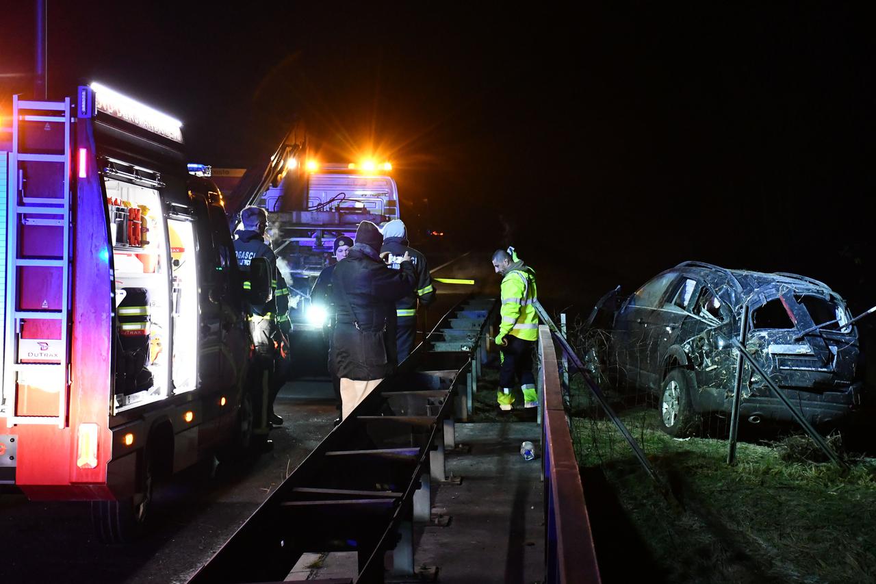 Teška prometna nesreća na autocesti A3 ​kod čvora Sredanci,  smrtno stradala jedna osoba