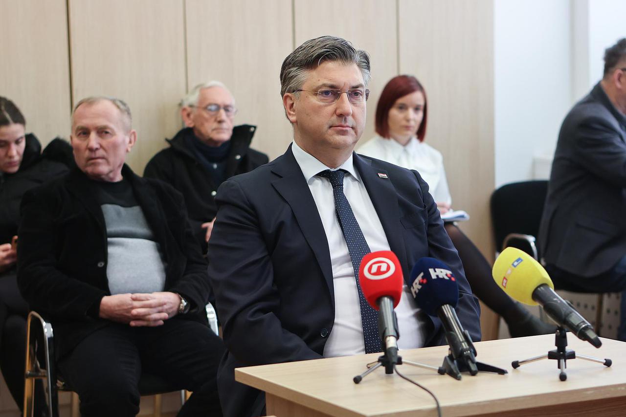 Sisak: Suđenje Đuri Čehuliću optuženom da je javno prijetio premijeru 2020.