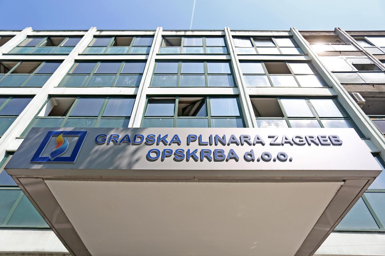 Zagreb: Plinara povodom 10. ro?endana darivala svoje korisnike u poslovnici