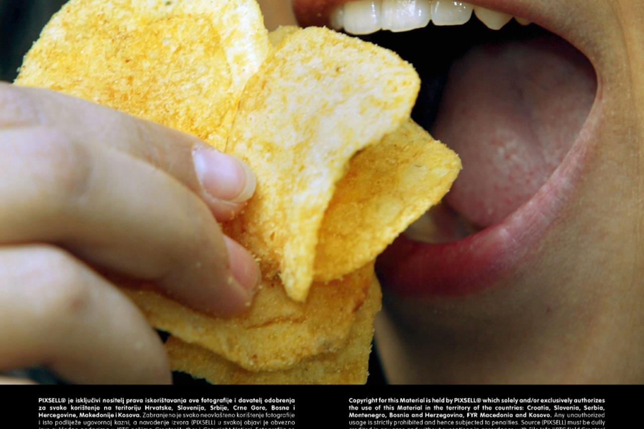 čips, hamburger, junk food (1)