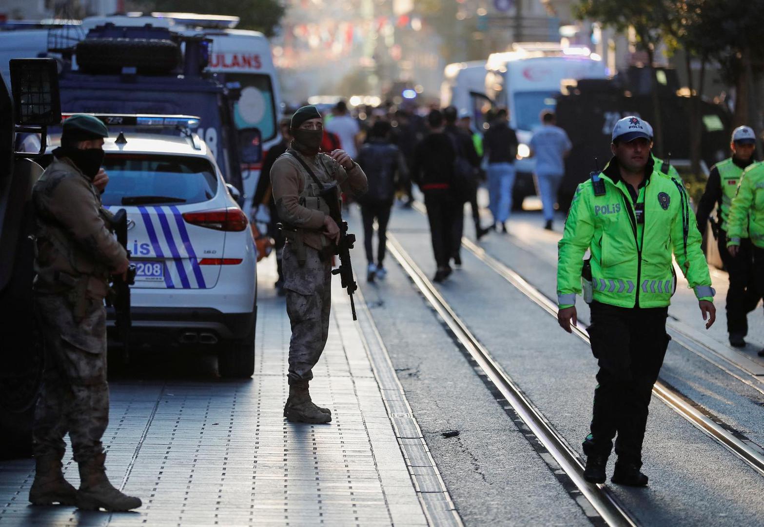 Police and security forces work at the scene after an explosion on busy pedestrian Istiklal street in Istanbul, Turkey, November 13, 2022. REUTERS/Kemal Aslan Photo: KEMAL ASLAN/REUTERS