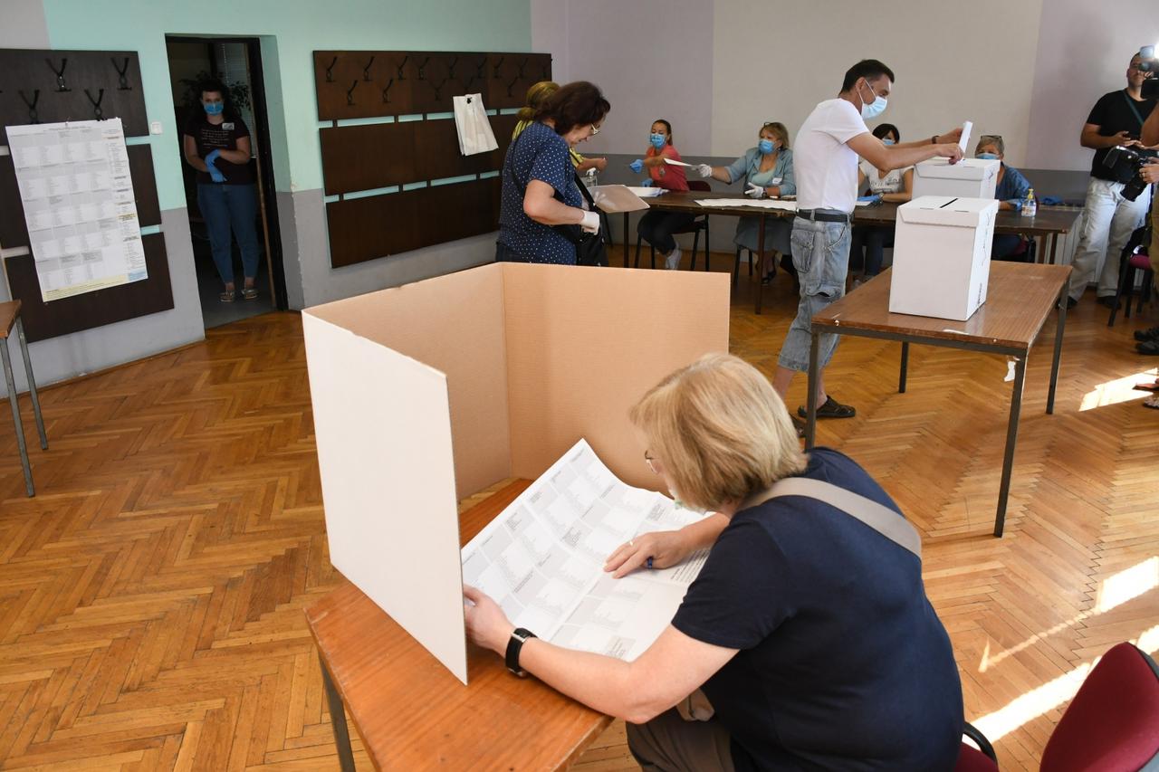 Bjelovar: Dobar odaziv građana na svim gradskim biračkim mjestima