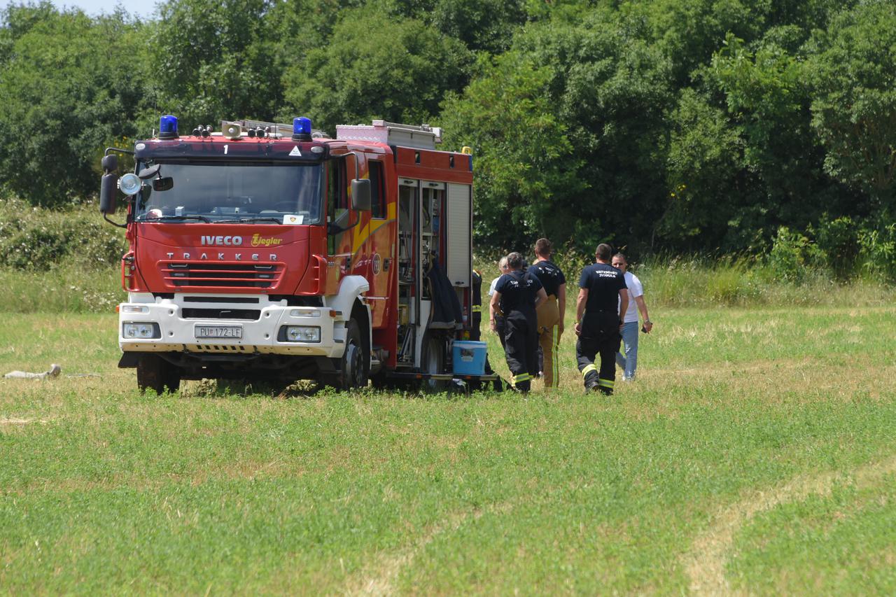 Nekoliko osoba poginulo u padu zrakoplova kod Medulina 