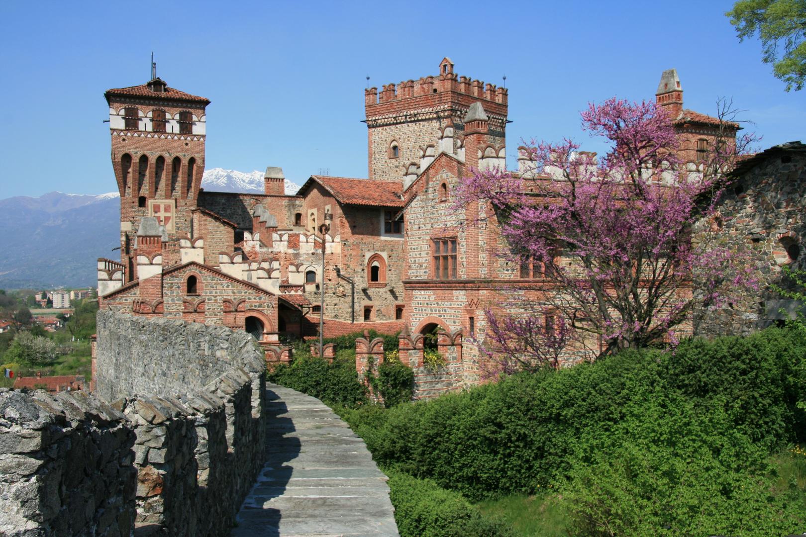 Castello Di Pavone – Pavone Canavese, Italija