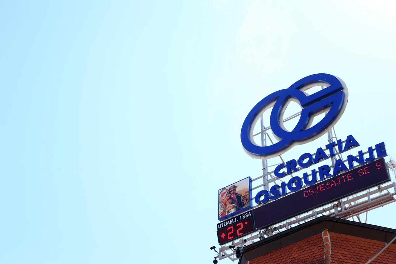 15.05.2013., Zagreb - Vlada  RH odlucila je prodati Croatia osiguranje. Medju zainteresiranim kupcima su Poljski PZO, Adris i mnogi drugi. Zgrada Croatia Osiguranja na Trgu bana Josipa Jelacica. Croatia osiguranje je najvece i najstarije osiguravajuce dru