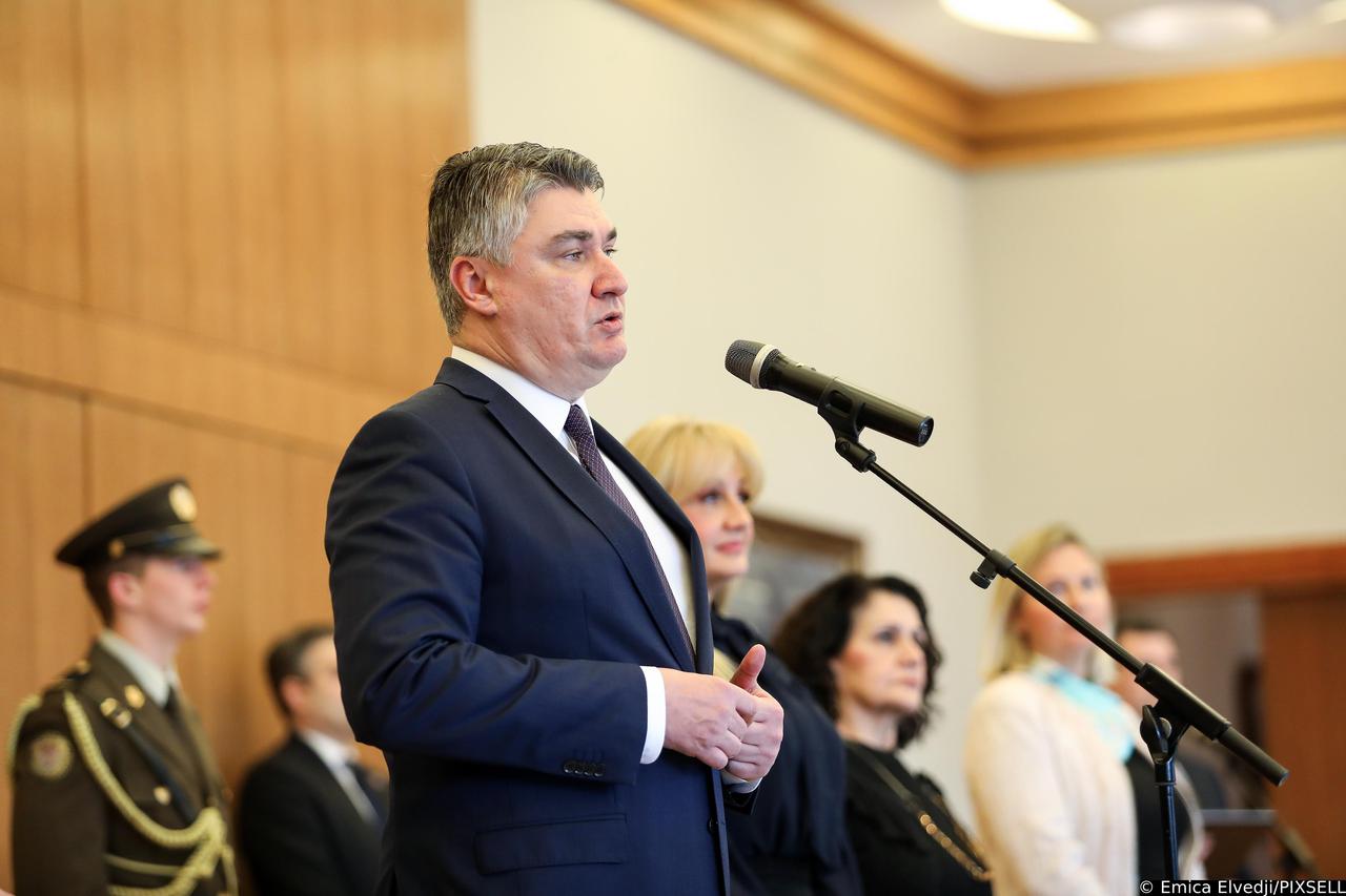 Zagreb: Predsjednik Milanović odlikovao kardinala Puljića Veleredom kralja Dmitra Zvonimira