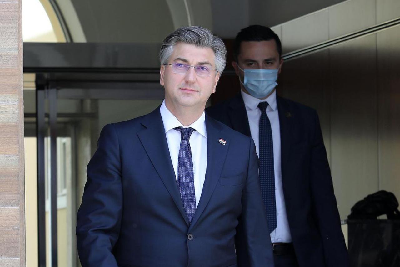 Zagreb: Andrej Plenković prihvatio ostavku ministra obrane Damira Krstičevića