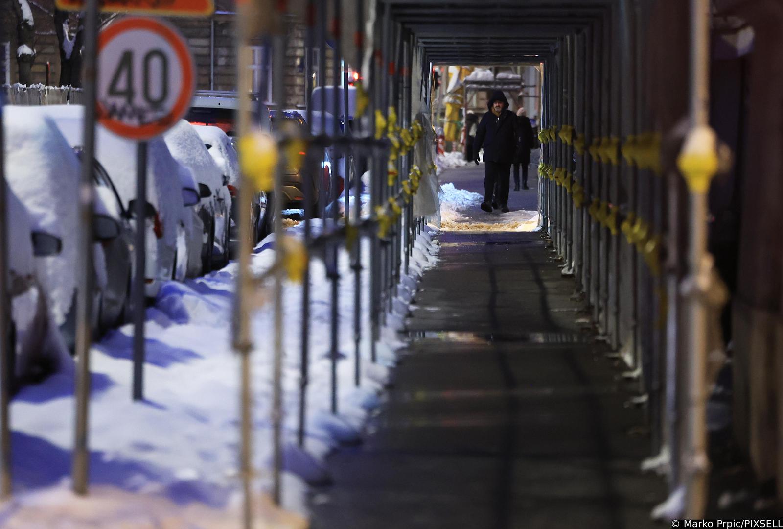 Ralice su do 6 sati ujutro u srijedu prošle sve glavne ceste po kojima ide javni gradski prijevoz, a tijekom dana se akcija čišćenja nastavila.