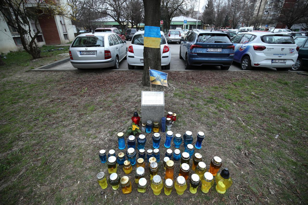 Zagreb: Stanari Utrina paljenjem svijeća odali počast žrtvama u Ukrajini