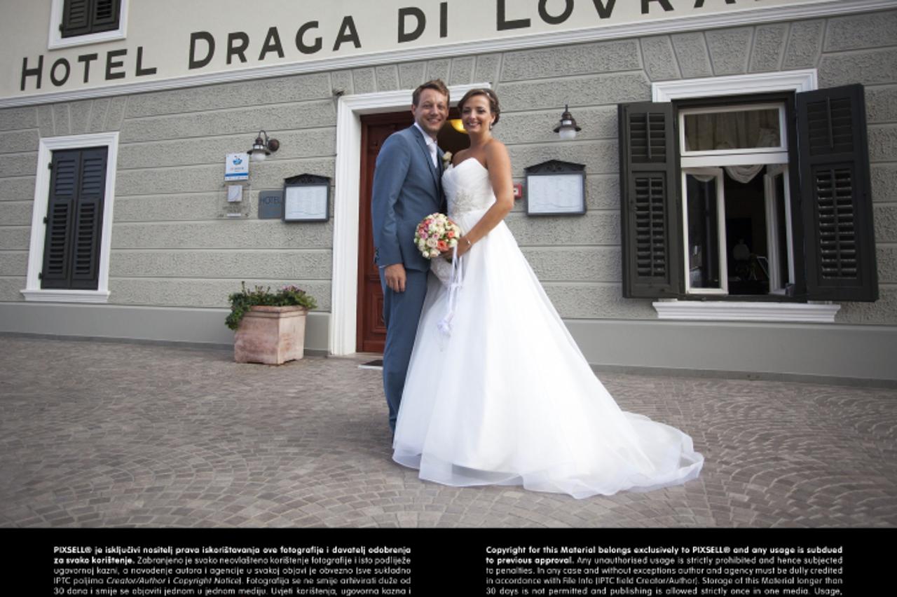 '11.08.2013., Lovranska Draga - Vjencanje Hrvatice i Australca u hotelu Draga Di Lovrana za kojeg se vezu razne legende. Photo: Nel Pavletic/PIXSELL'