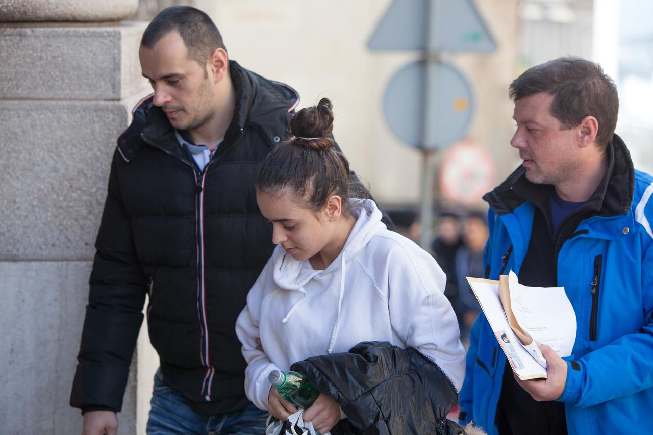 02.02.2015., Rijeka - Privodjenje Sare Grkovic koja je nozem izbola sestru blizanku u Opcinsko drzavno odvjetnistvo.   Photo: Nel Pavletic/PIXSELL