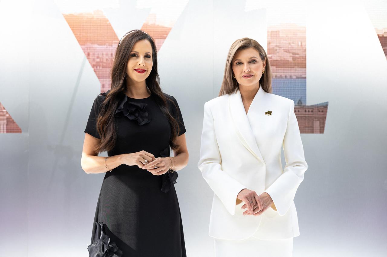 Le président ukrainien Volodymyr Zelensky et la première dame Olena Zelenska participent au 3ème "Sommet First Ladies and Gentlemen" à Kiev