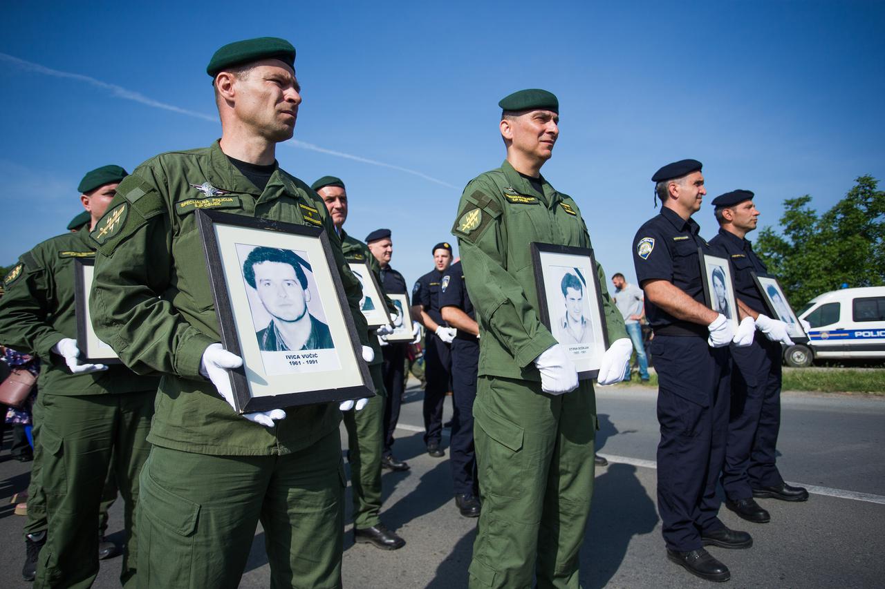 Obiljezavanje 27. obljetnice ubojstva dvanaestorice hrvatskih redarstvenika
