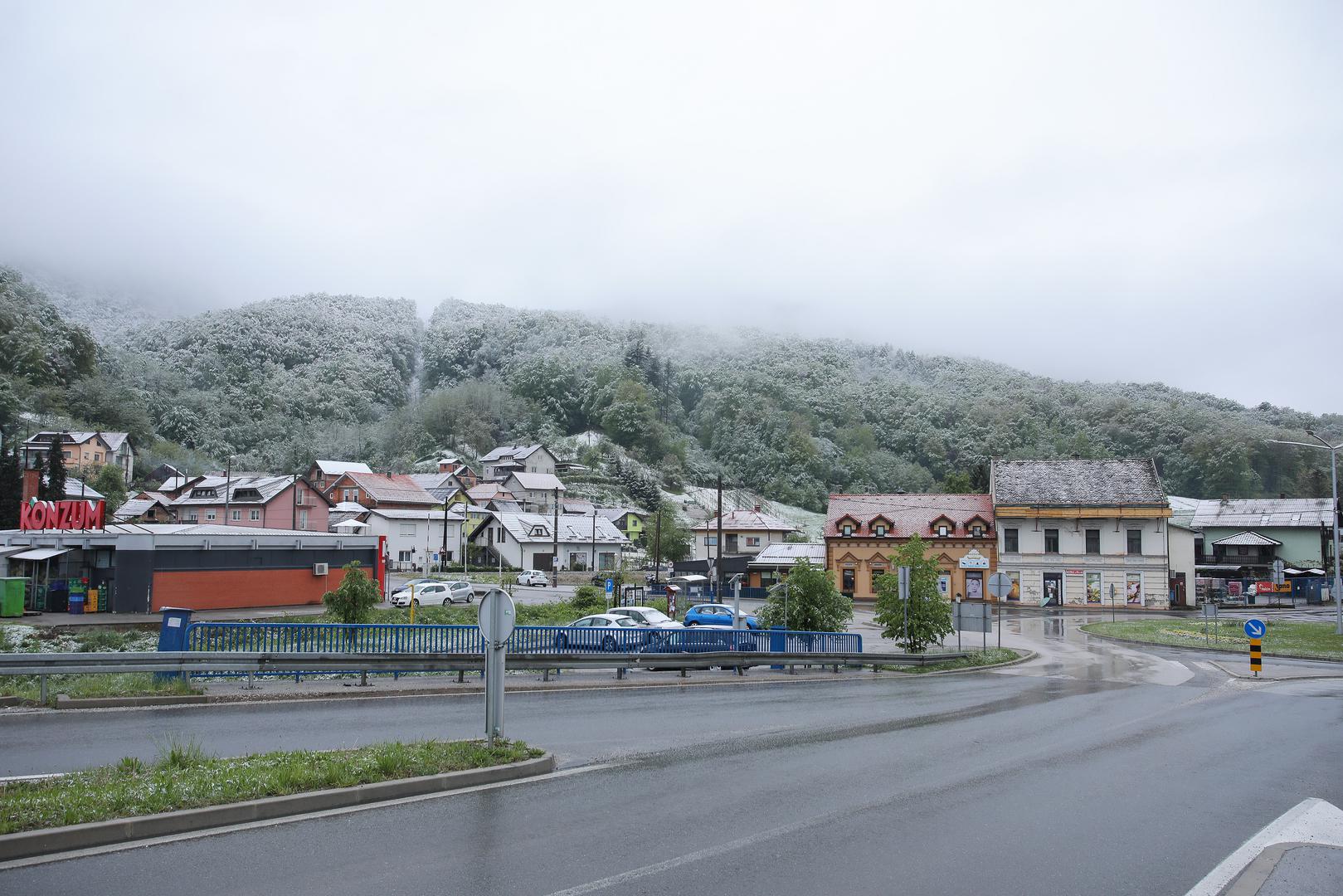 16.04.2024. Djurmanec, Snijeg zabjelio Zagorje Photo: Tomislav Miletic/PIXSELL