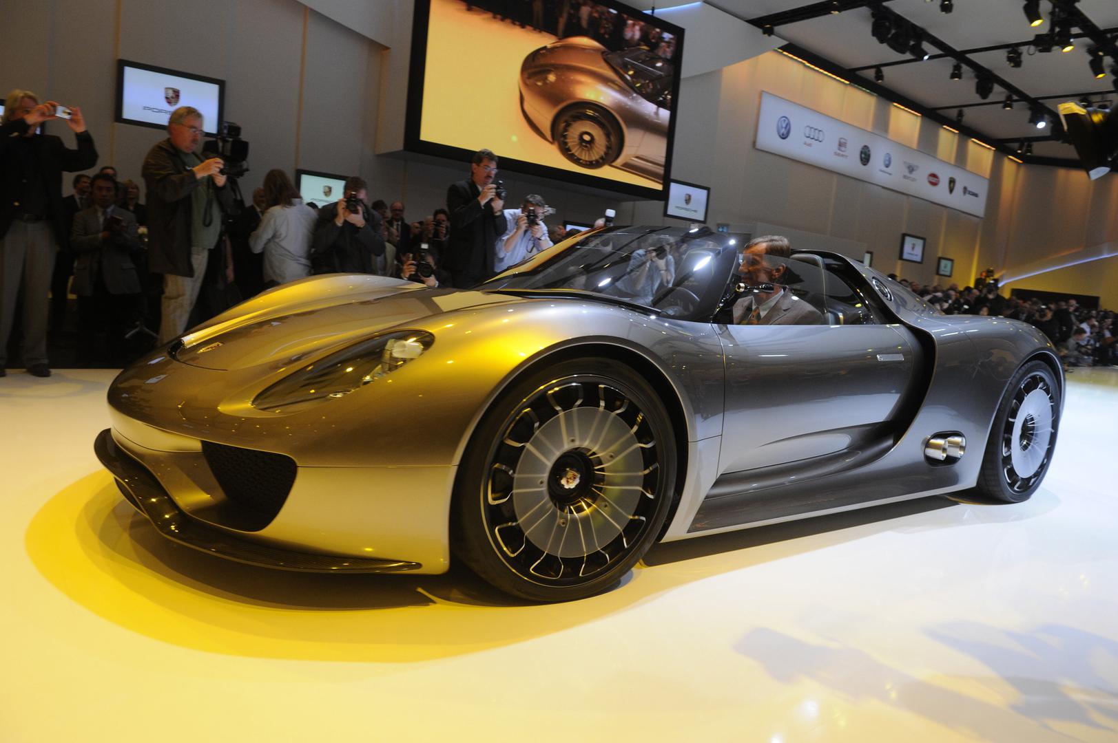 Zlatan Ibrahimović - Porsche 918 Spyder - 5,3 milijuna kuna, a u svojoj garaži još ima Ferrari Enzo