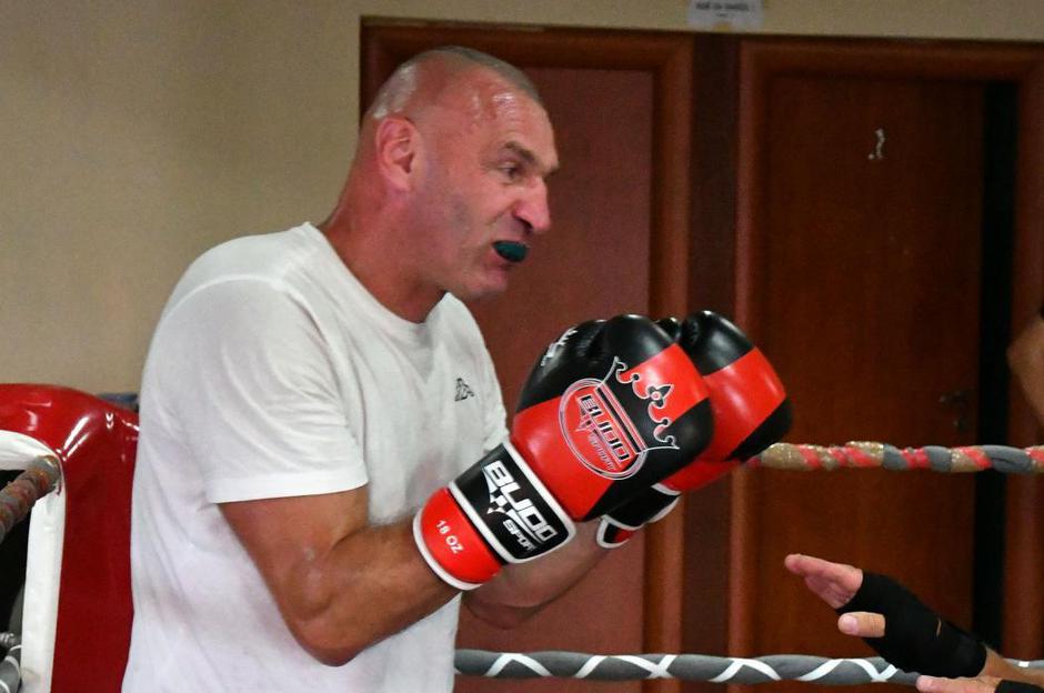 Sl. Brod: Sparing Željka Mavrovića​ s ​Gabrijelom Veočićem​ i ​Matej​om Crnkovi​ćem