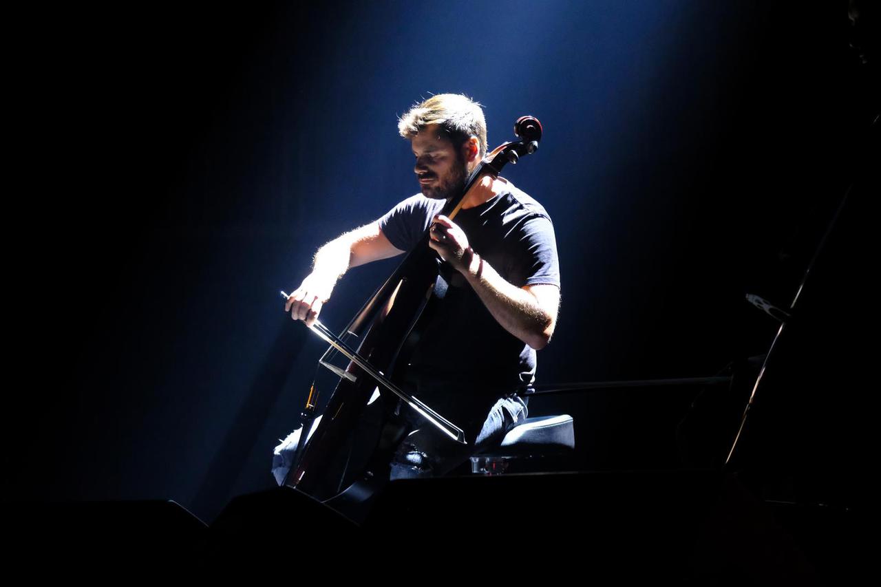 Nastup 2Cellos u zagrebačkoj  Areni u sklopu svjetske oproštajne turneje