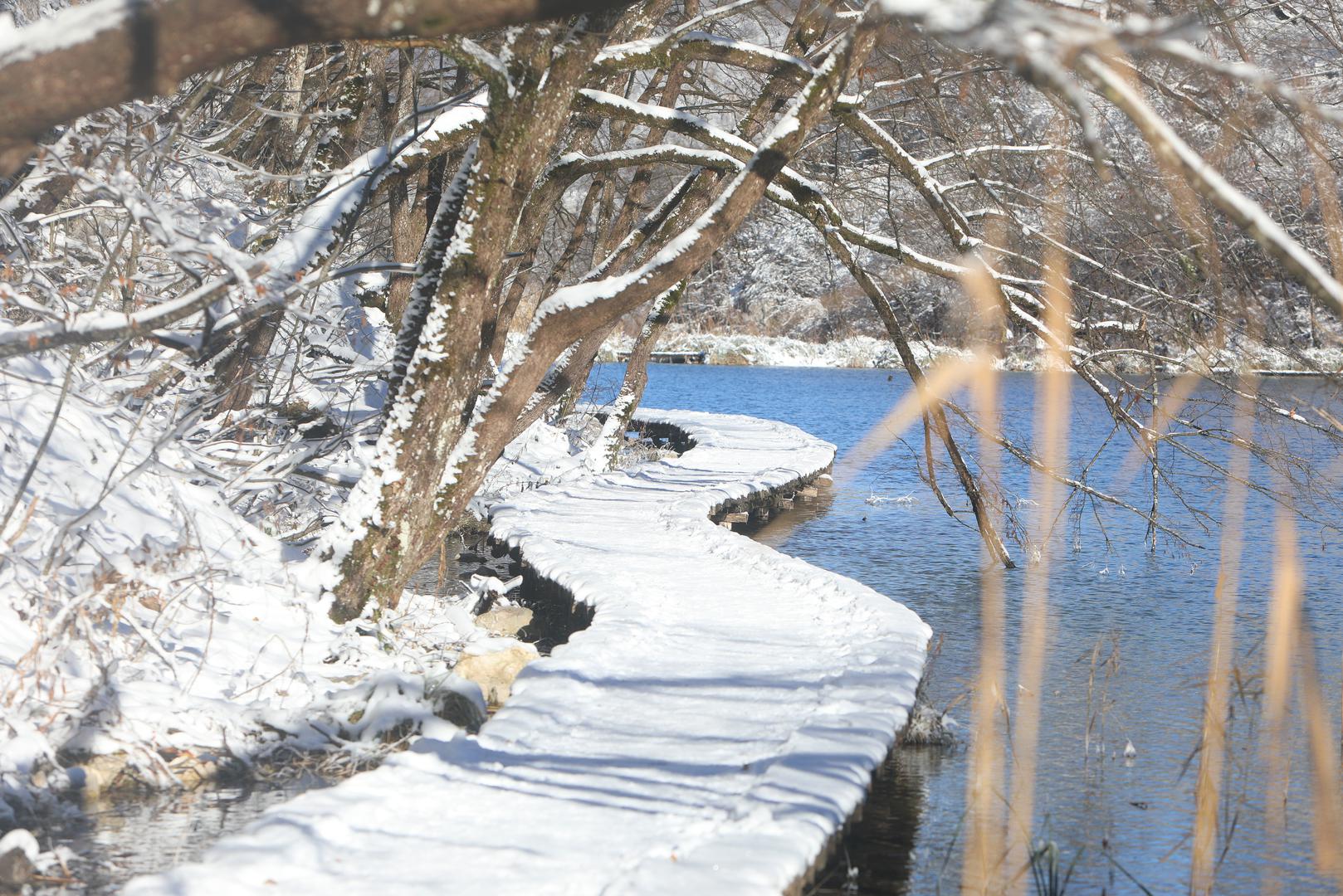 13.01.2024., Plitvicka jezera - Snijeg i debeli minusi zaledili su slapove na Plitvickim jezerima koji mame uzdahe brojnih posjetitelja. Photo: Kristina Stedul Fabac/PIXSELL