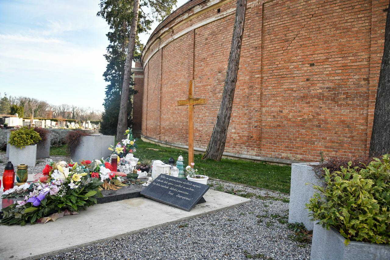 Zagreb: Grob Milana Bandića na Mirogoju