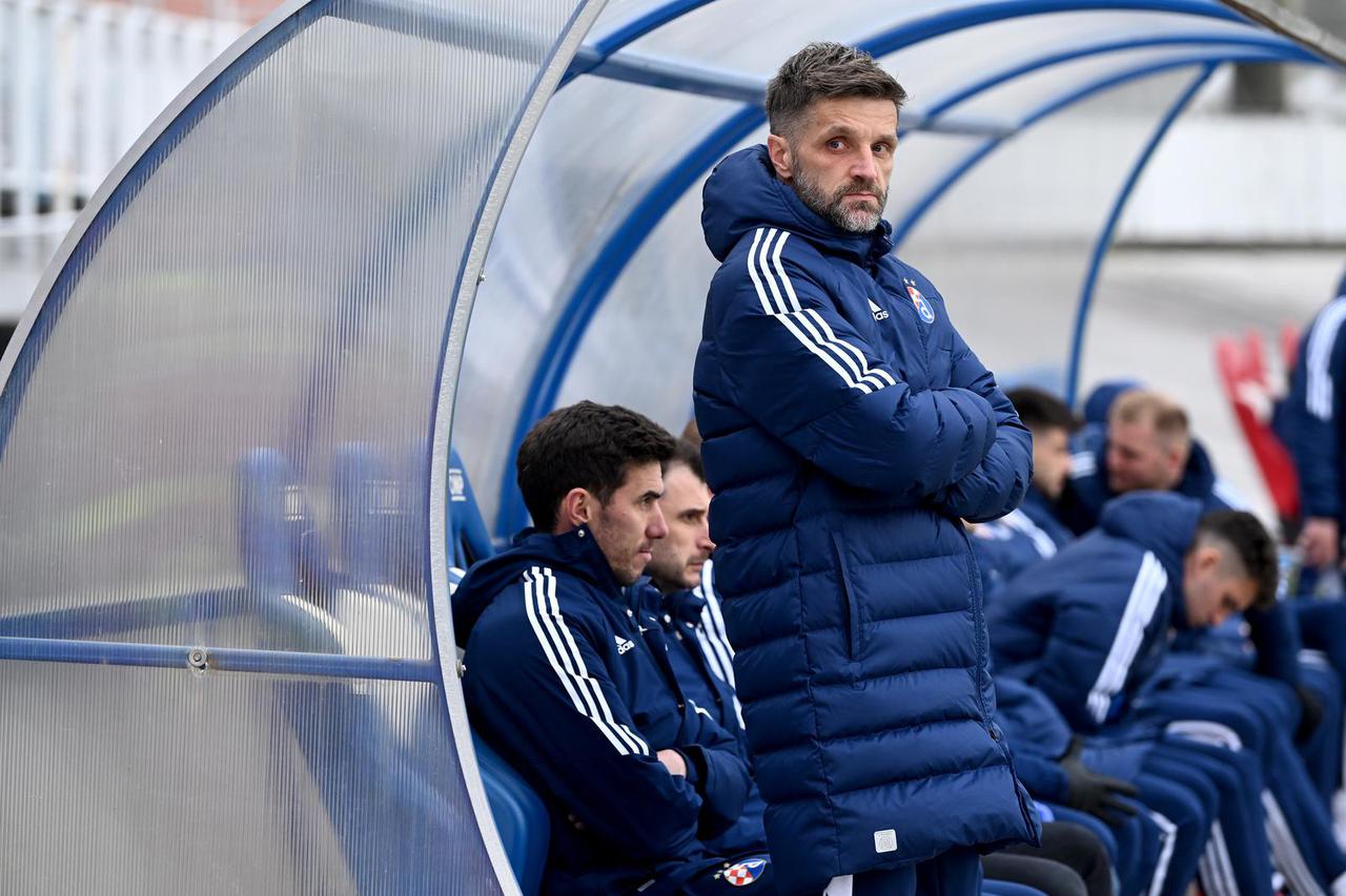 Zagreb: Trener Dinama Igor Bišćan prvu utakmicu odradio protiv Lokomotive