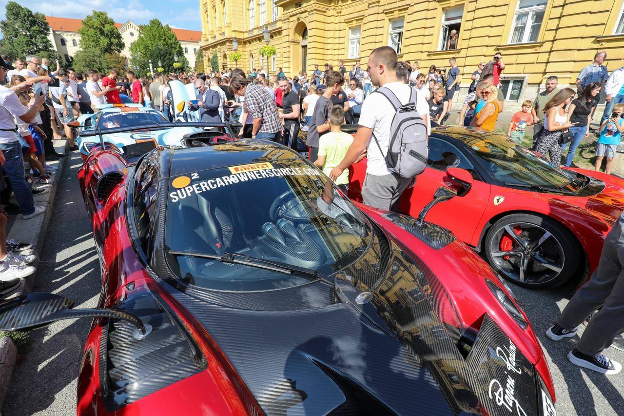 Zagreb: Članovi Supercar Owner Circlea okupili su se sa svojim automobila ispred HNK