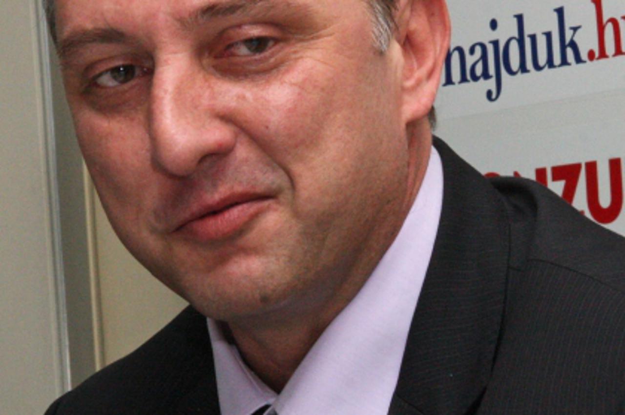 \'16.11.2010., Split- Poljud, pressica hajduka predsjednik Josko Svagusa,   Photo: Ivana Ivanovic/PIXSELL\'