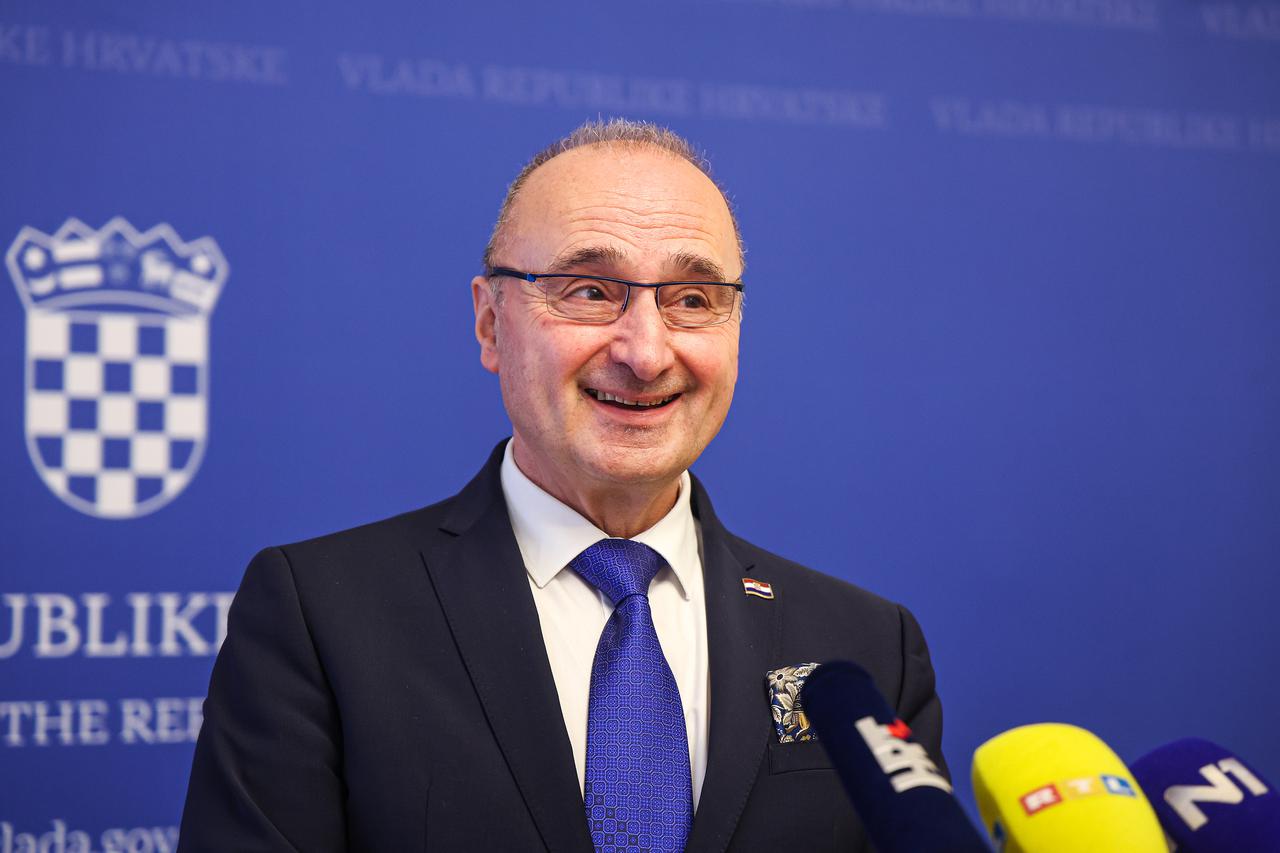 Zagreb: Gordan Grlić Radman dao je izjavu za medije nakon sastanka parlamentarne većine 