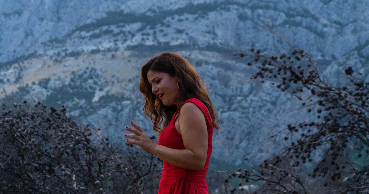 VIDEO Romana Lalić Pejković otvorila srce u pjesmi koju je posvetila svom ocu: 'Nije lako gledati kako voljena osoba polako nestaje'