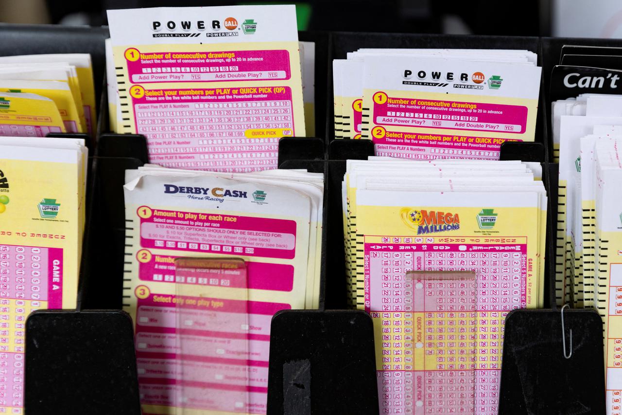 Powerball lottery jackpot hits $1 billion