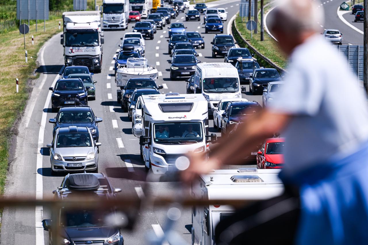 Zagreb: Pojačan promet u smjeru mora 
