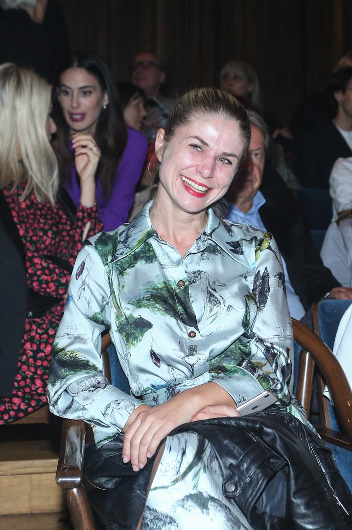 Prije tri godine upisala je doktorski studij „Kultura i mediji“ na Doktorskoj školi Sveučilišta J. J. Strossmayera u Osijeku.