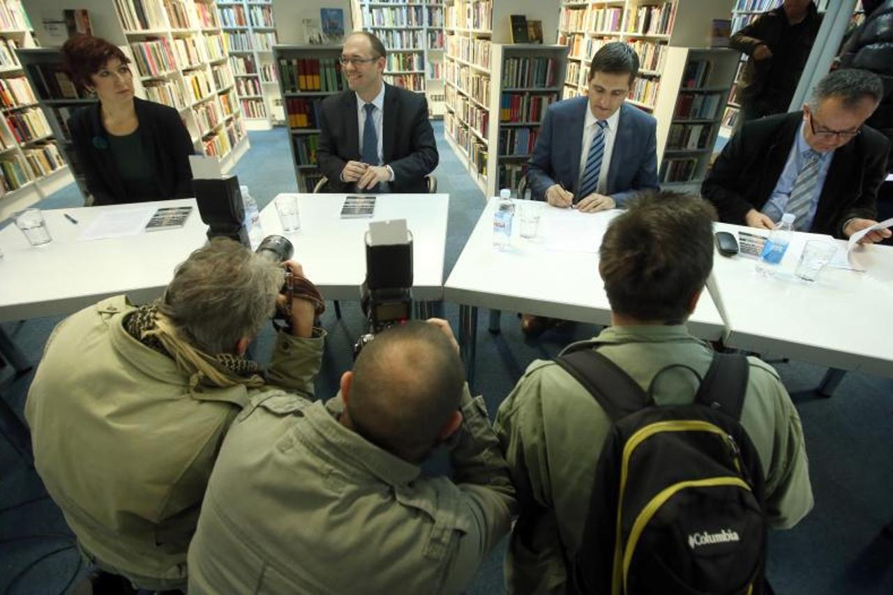 Predstavljanje knjige Davora Ive Stiera