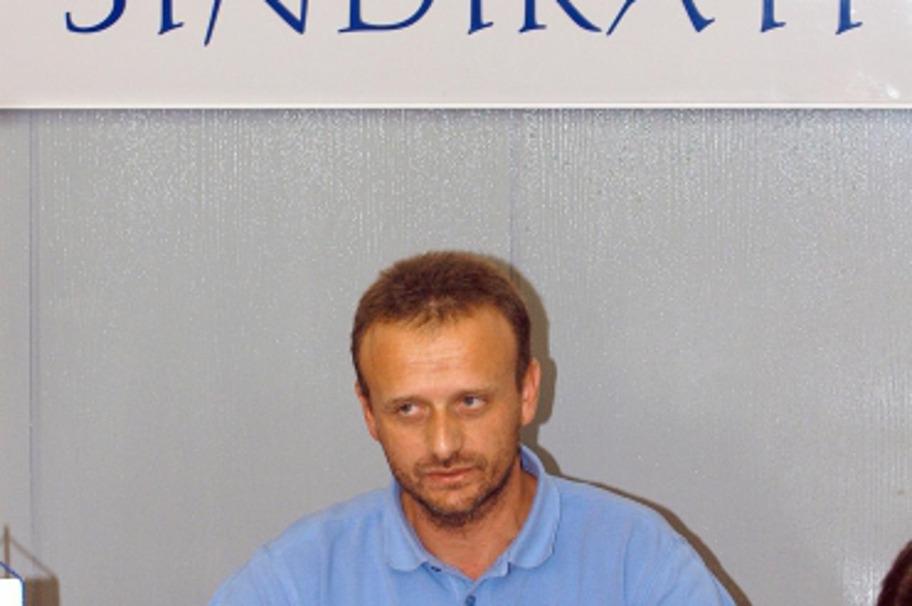 \'27.07.2004., Zagreb - Konferencija za medije Nazavisnih hrvatskih sindikata. Mijat Stanic.  Photo: Zeljko Lukunic/PIXSELL\'
