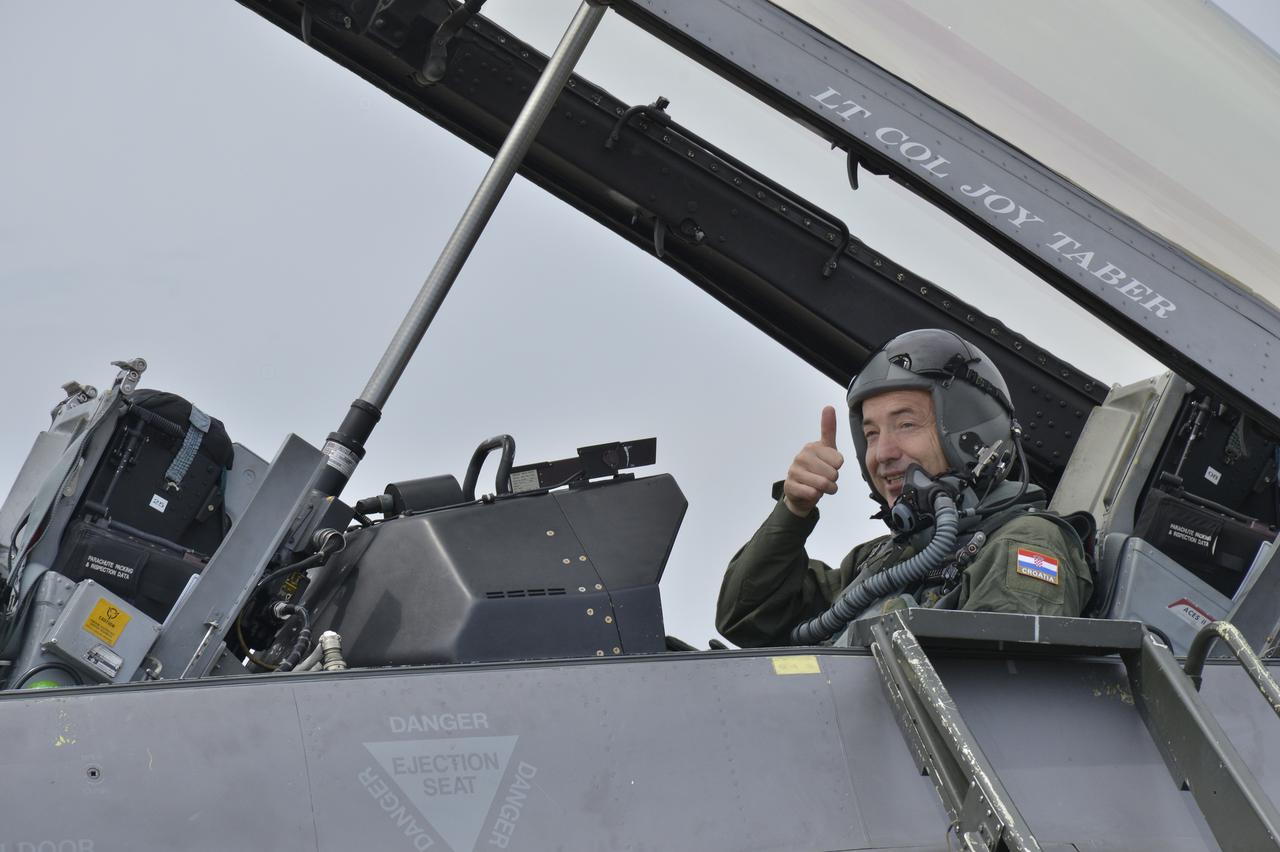 Ministar obrane Damir Krstičević