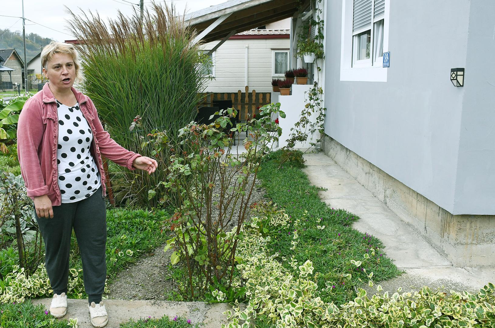 07.11.2023.,Glina, Majske Poljane - Obilazak obnovljenih kuca od strane drzave, onih koje su obnovljene donacijama, ali i ljude koji su i dalje u kontejnerima. Glina, Sandra Kacar. Photo: Nikola Cutuk/PIXSELL