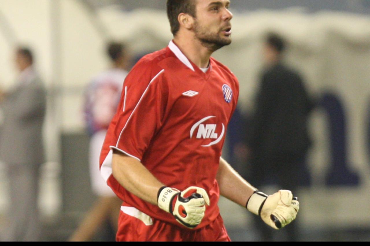 \'19.08.2010., Split - Na stadionu Poljud odigrana je nogometna utakmica 4. pretkola Europske lige izmedju HNK Hajduk i Unirea Urziceni. Slavlje vratara Bozidara Radosevica. Photo: Ivo Cagalj/PIXSELL\