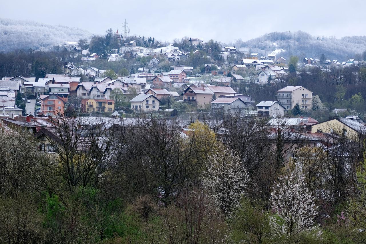 Američka veleposlanica u Hrvatskoj jede janjetinu