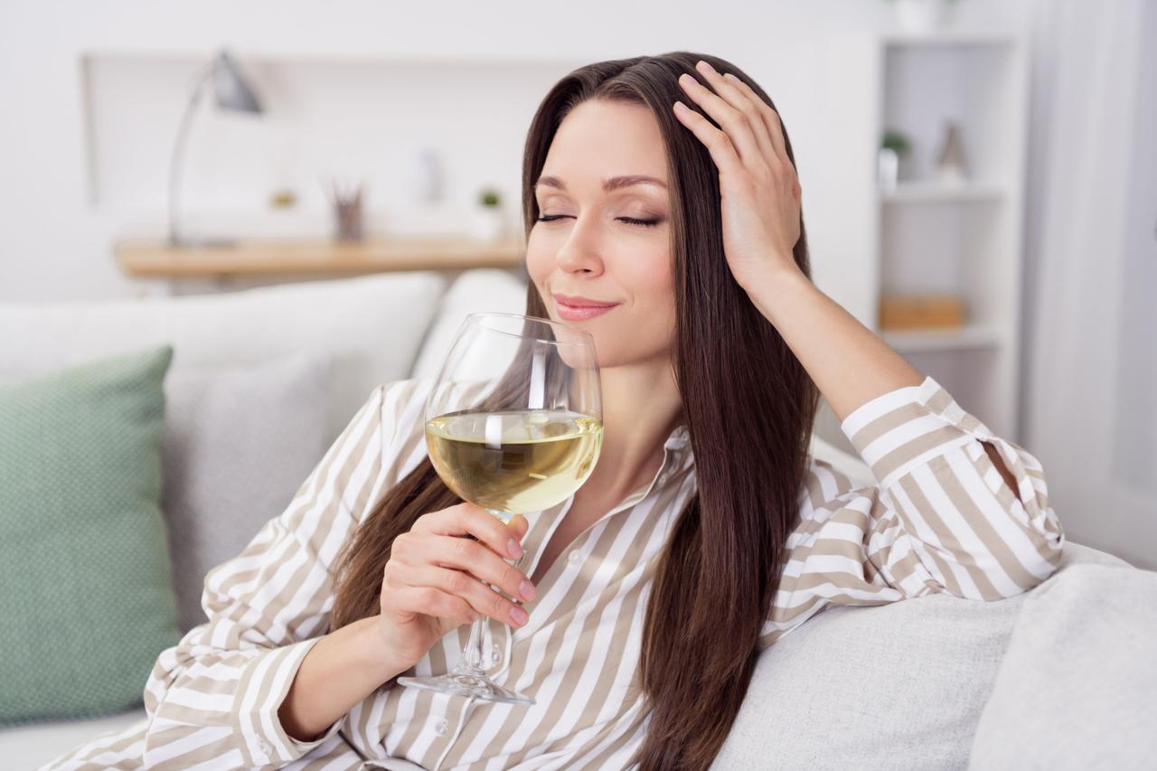 žena i vino